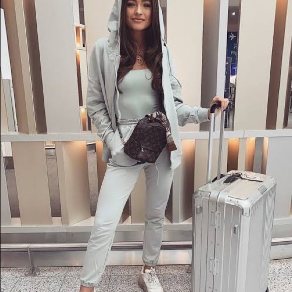 MESHKI SAGE SET - JOGGERS & ZIP UP HOODIE 💚🌿 - Picture 6 of 6